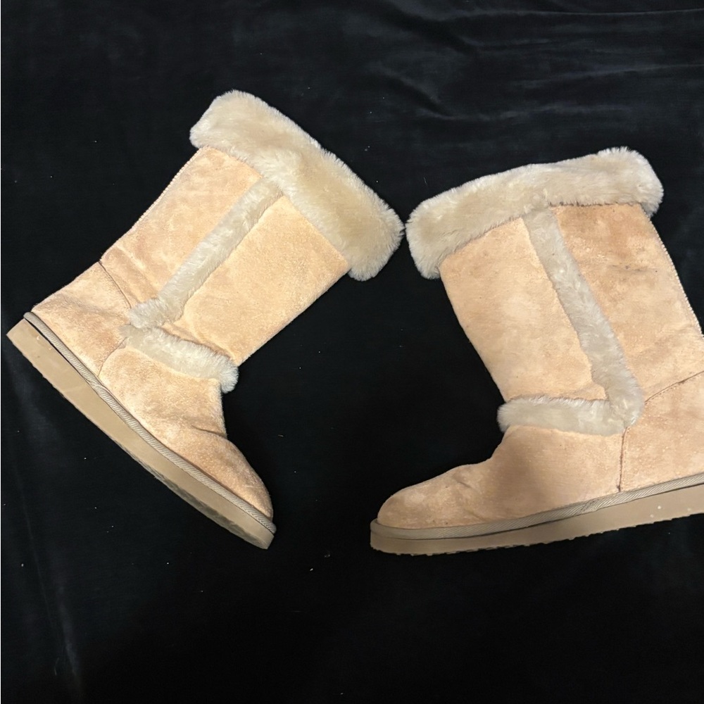 Brandy Melville Tan Winter Boots